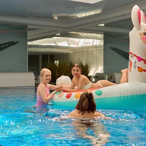 Апартаменты Waterlane Riverside - Spa, Pool, Gym & Parking By Downtown, Гданьск
